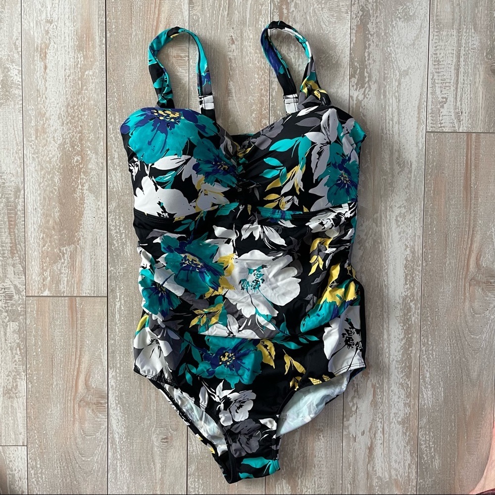 NWOT One piece floral bathing suit